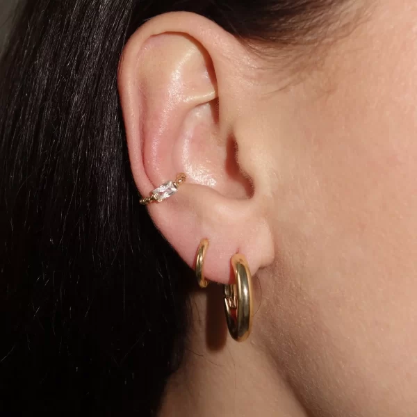 Paauksuotas  EAR CUFF su stačiakampiu cirkoniu