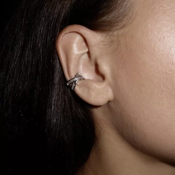 nerūdijančio plieno ear cuff inkrustuotas cirkoniais „X”
